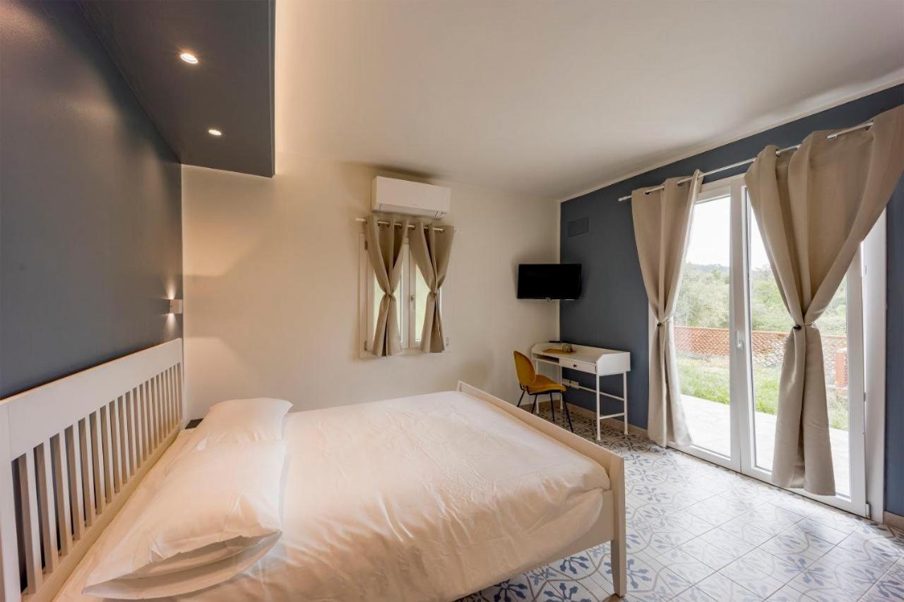 Gli Ulivi Rooms And Breakfast Marina dʼMarina dʼAndora Екстериор снимка