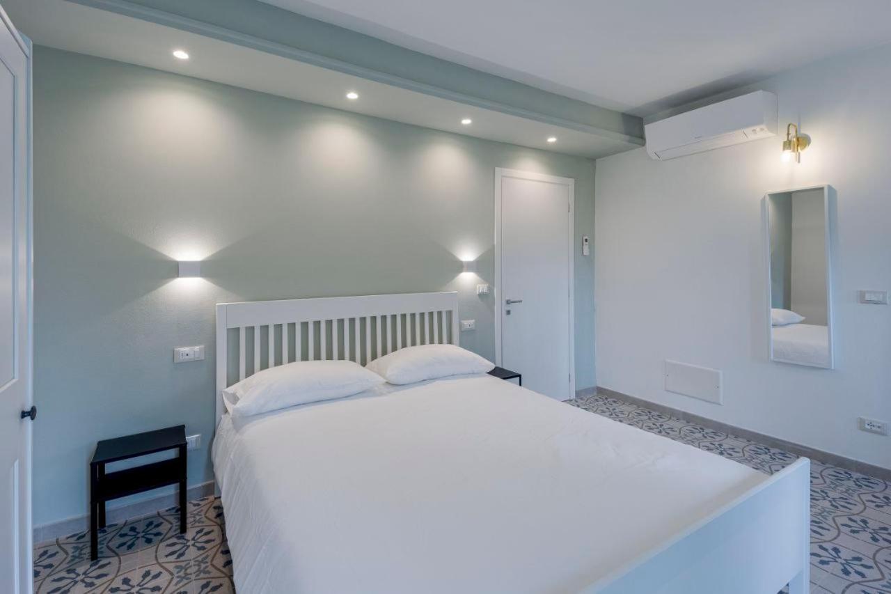 Gli Ulivi Rooms And Breakfast Marina dʼMarina dʼAndora Екстериор снимка
