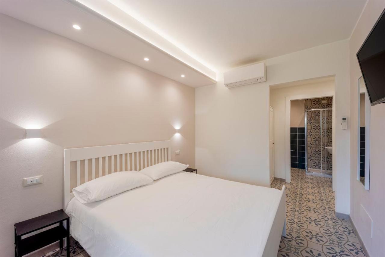 Gli Ulivi Rooms And Breakfast Marina dʼMarina dʼAndora Екстериор снимка
