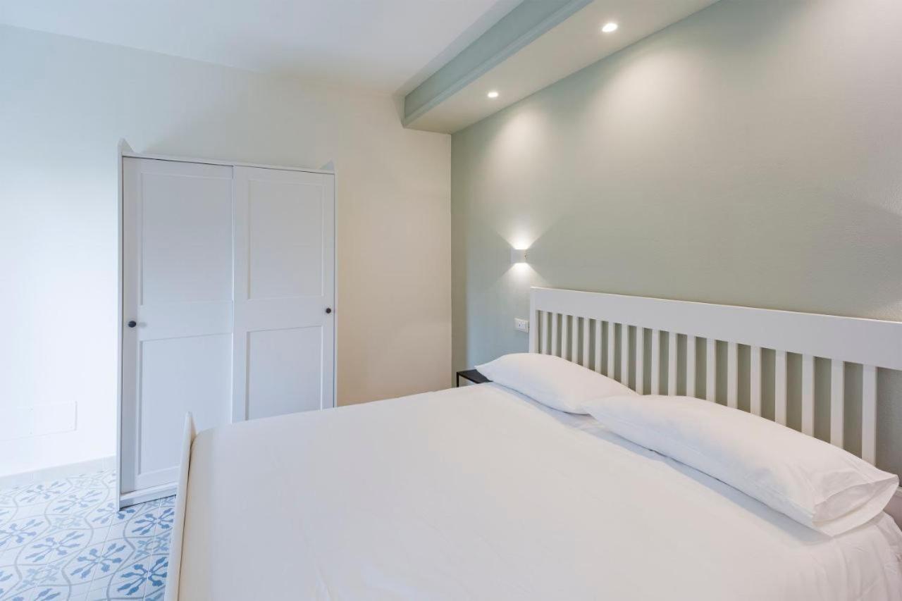 Gli Ulivi Rooms And Breakfast Marina dʼMarina dʼAndora Екстериор снимка